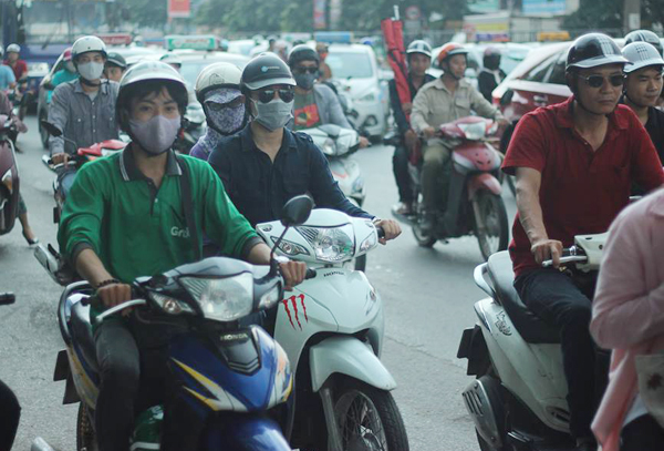 Hà Nội: Kết thúc ngày nghỉ lễ, giao thông Thủ đô ùn ứ nhưng dễ thở hơn nhiều lần so với trước - Ảnh 6.