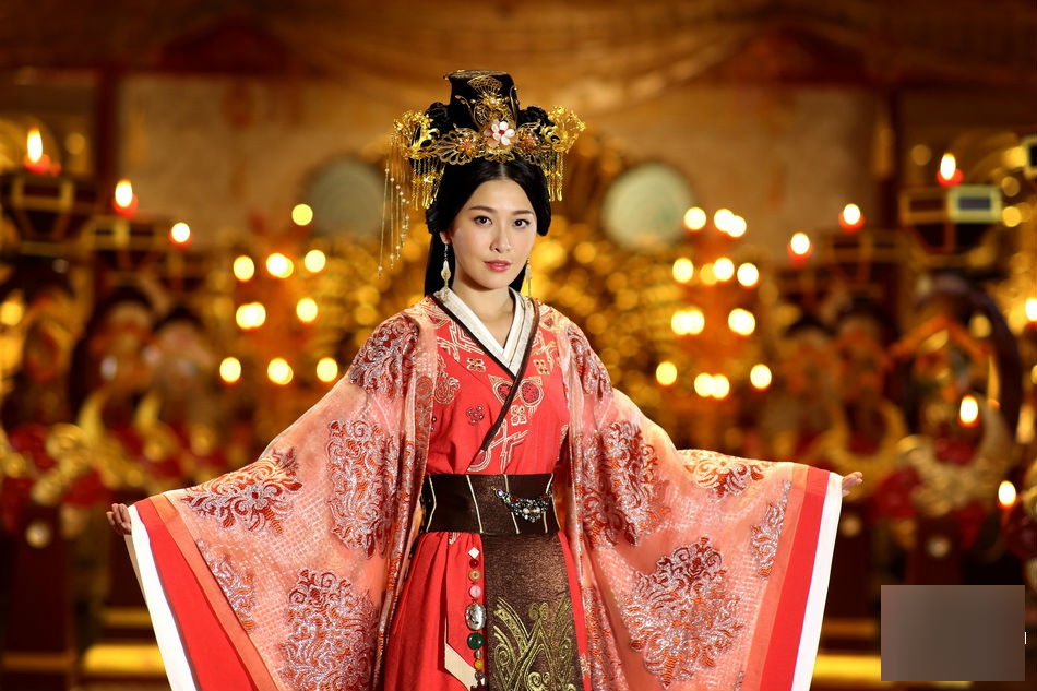 Nguy&ecirc;n phi Ỷ Lan - c&ocirc; th&ocirc;n nữ h&aacute;i d&acirc;u bức tử cả ch&iacute;nh thất Ho&agrave;ng hậu c&ugrave;ng 72 t&igrave; nữ  - Ảnh 5.