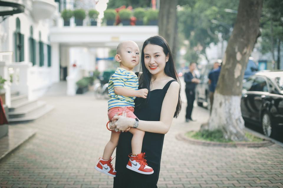 Hương Baby vợ ca sĩ Tuấn Hưng, từ cô PG đen nhẻm tới nữ doanh nhân gợi cảm, sành điệu - Ảnh 14.