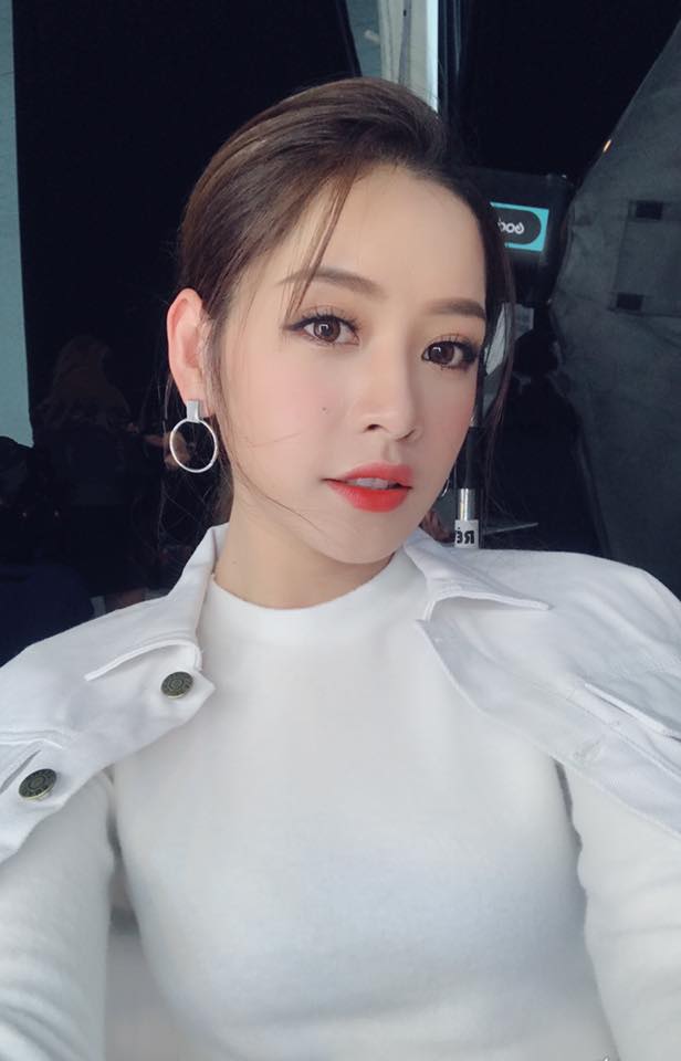 Soi nhất cử nhất động của sao Việt (23/1) - Ảnh 1.