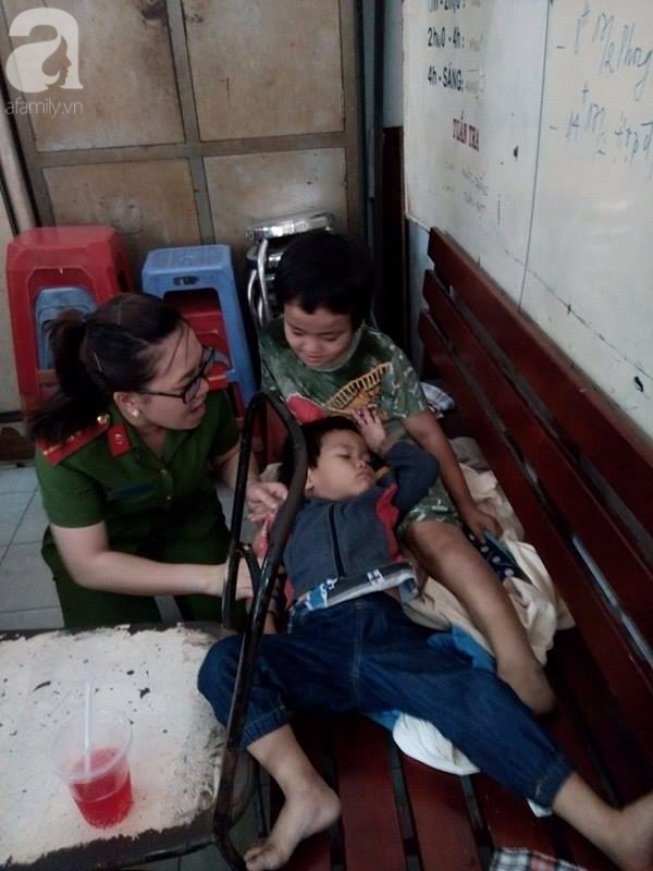 TPHCM: Bị bỏ rơi, hai bé trai 3 và 5 tuổi xách bịch đồ lang thang tìm bố mẹ lúc nửa đêm - Ảnh 3. TPHCM: Bị bỏ rơi, hai bé trai 3 và 5 tuổi xách bịch đồ lang thang tìm bố mẹ lúc nửa đêm - Ảnh 3.
