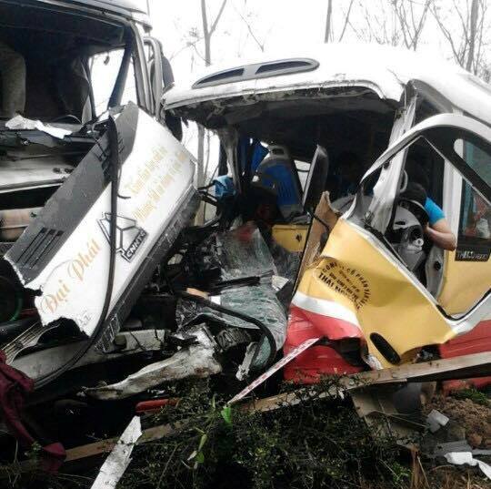 Thái Nguyên: Xe buýt đối đầu xe chở vật liệu, tài xế chết gục trên tay lái, 8 người bị thương - Ảnh 3.