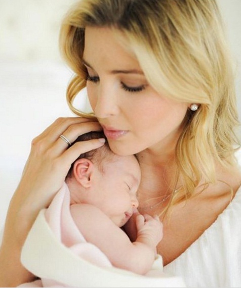 Những khoảnh khắc ngọt ngào của Ivanka Trump bên trợ lý cá nhân - Ảnh 9.