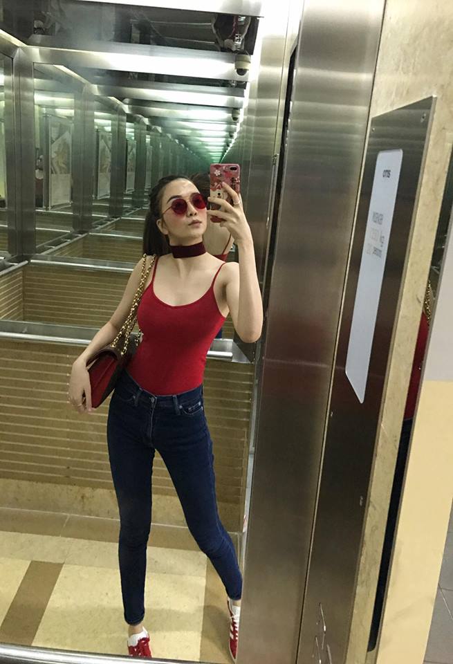 Ngọc Trinh khoe lưng trần mướt mắt ai nhìn cũng mê, Phạm Hương lại trung thành với style kín cổng cao tường suốt tuần qua - Ảnh 18.