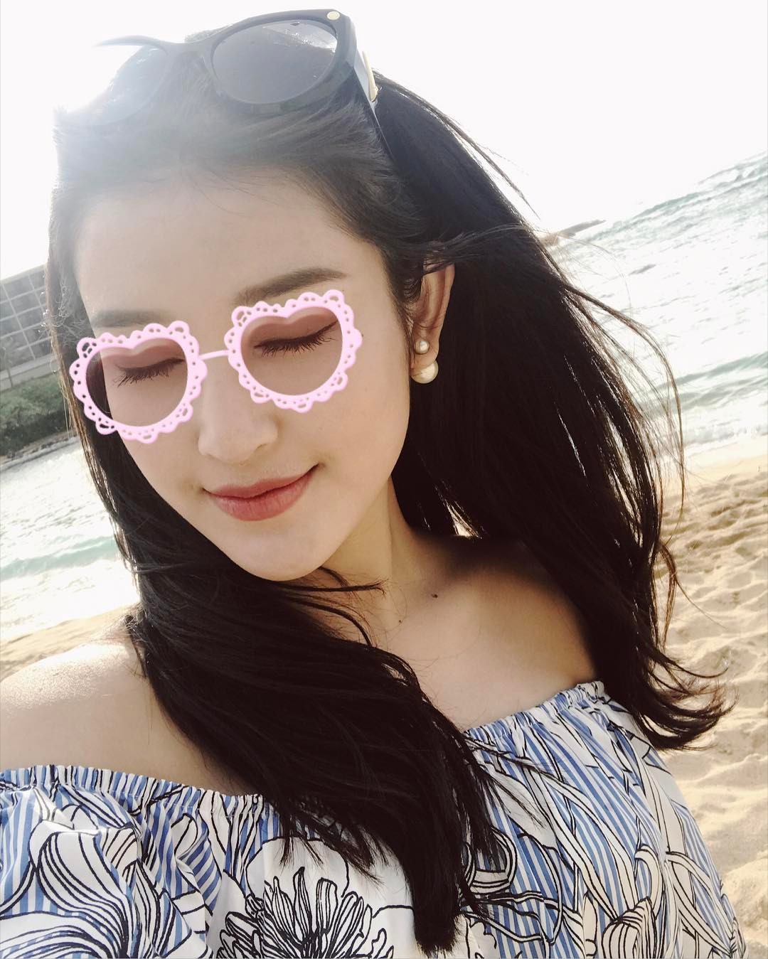 Sao Việt giờ chỉ th&iacute;ch để t&oacute;c đen thẳng su&ocirc;n d&agrave;i giống c&aacute;c b&agrave; c&aacute;c mẹ ng&agrave;y xưa - Ảnh 10.