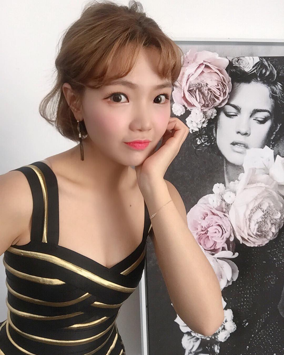 Nếu để t&oacute;c m&aacute;i th&igrave; h&atilde;y uốn xoăn, đảm bảo n&agrave;ng n&agrave;o cũng trẻ ra đến v&agrave;i tuổi - Ảnh 23.