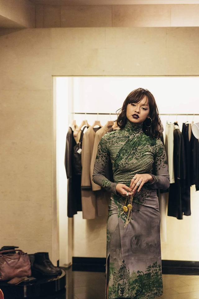 Những ồn ào quanh chuyện phong cách của người đẹp Việt khi dự show thời trang quốc tế - Ảnh 12.