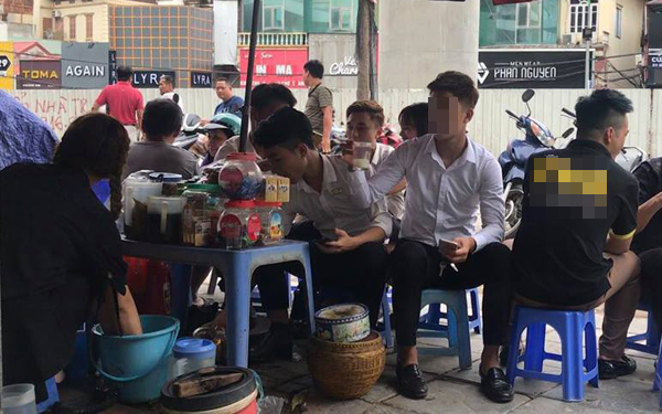 Hà Nội: Quận Cầu Giấy phạt 7,5 triệu đồng người đăng video nhảm về cô gái rửa chân ở quán trà đá - Ảnh 1.