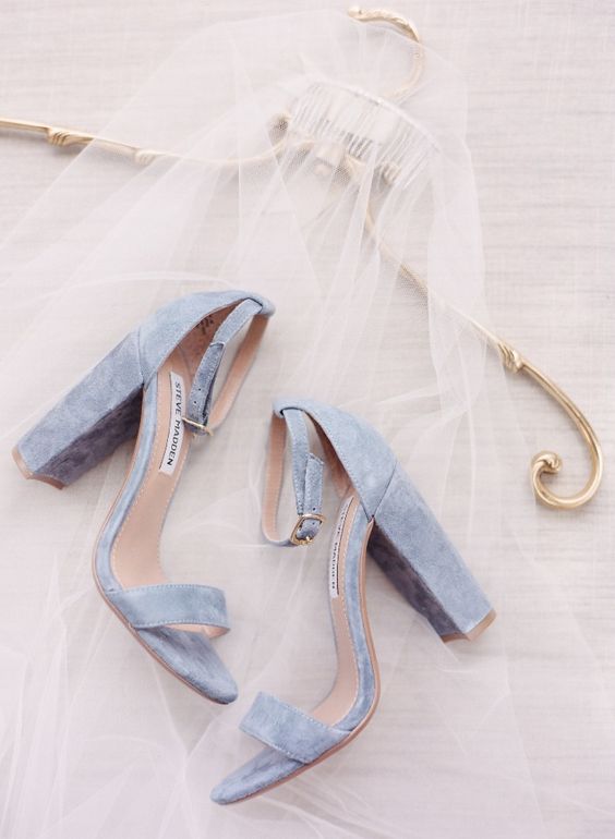 7 mẫu giày đẹp nín thở dành riêng cho các cô dâu trong ngày trọng đại - Ảnh 9.