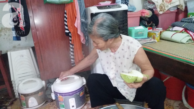 Hà Nội: Giữa thủ đô có một cụ bà 84 tuổi nuôi 2 con tâm thần bằng đồng lương hưu - Ảnh 3.