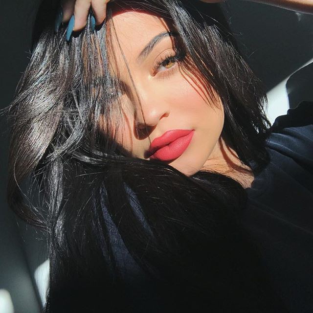Kylie Jenner tiếp tục đốn tim các nàng bằng dòng son mới với 20 tông màu siêu hot - Ảnh 1.
