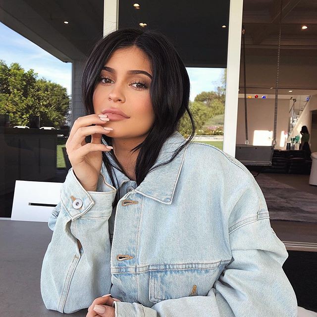 Kylie Jenner tiếp tục đốn tim các nàng bằng dòng son mới với 20 tông màu siêu hot - Ảnh 2.