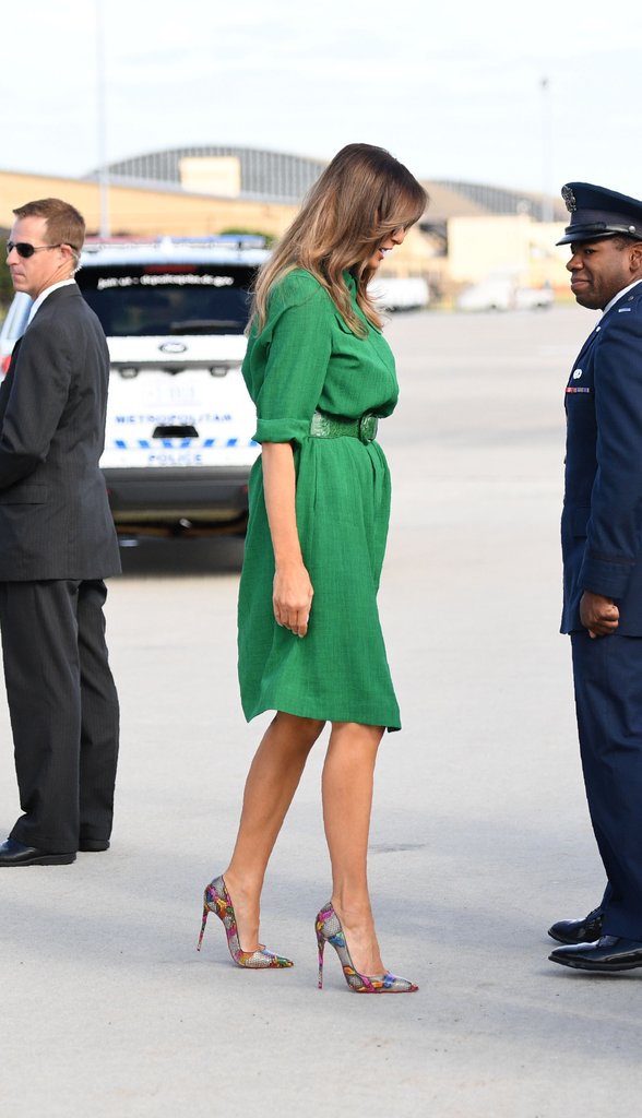 Loạt trang phục gây chú ý của bà Melania Trump: Bộ được khen nức nở, bộ lại bị chê không thương tiếc - Ảnh 7.