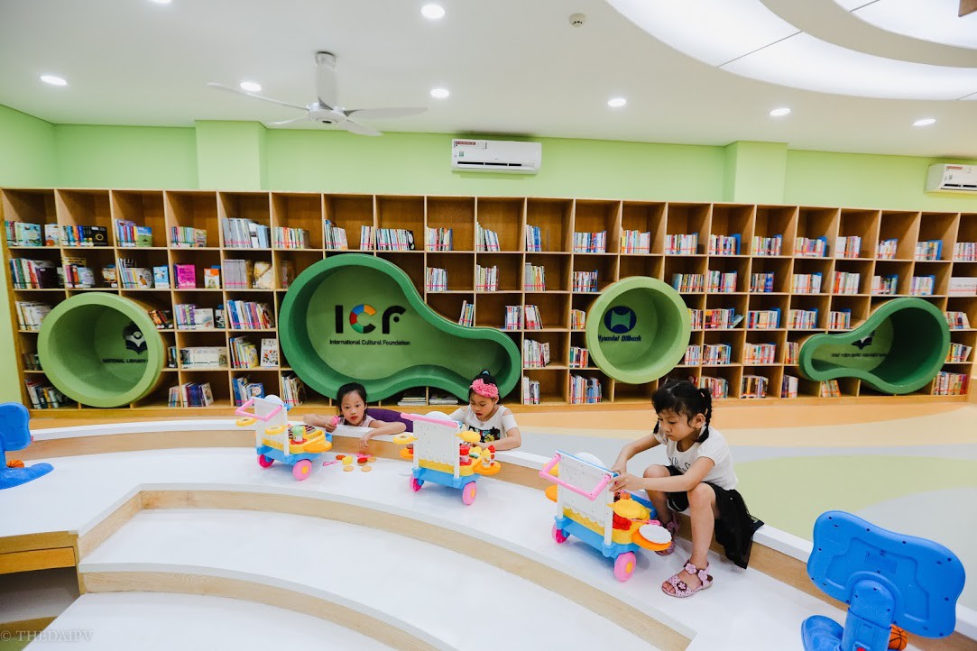 Bố mẹ chớ bỏ qua: Thư viện "5 sao", nơi các em nhỏ được thỏa thích đọc sách,  vui chơi ở Hà Nội