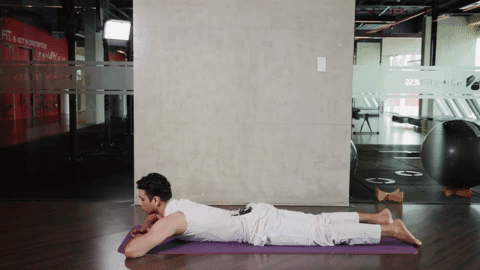 HLV yoga người Ấn Độ hướng dẫn 12 tư thế cực dễ tập ngay tại nhà khiến mỡ bụng phải chào thua - Ảnh 5.