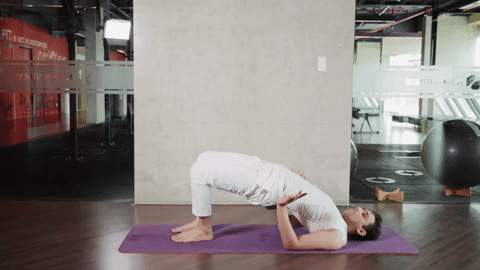 HLV yoga Ấn Độ hướng dẫn 6 bài tập được coi là phép màu chữa đau lưng đang hành hạ bạn mỗi ngày - Ảnh 4.