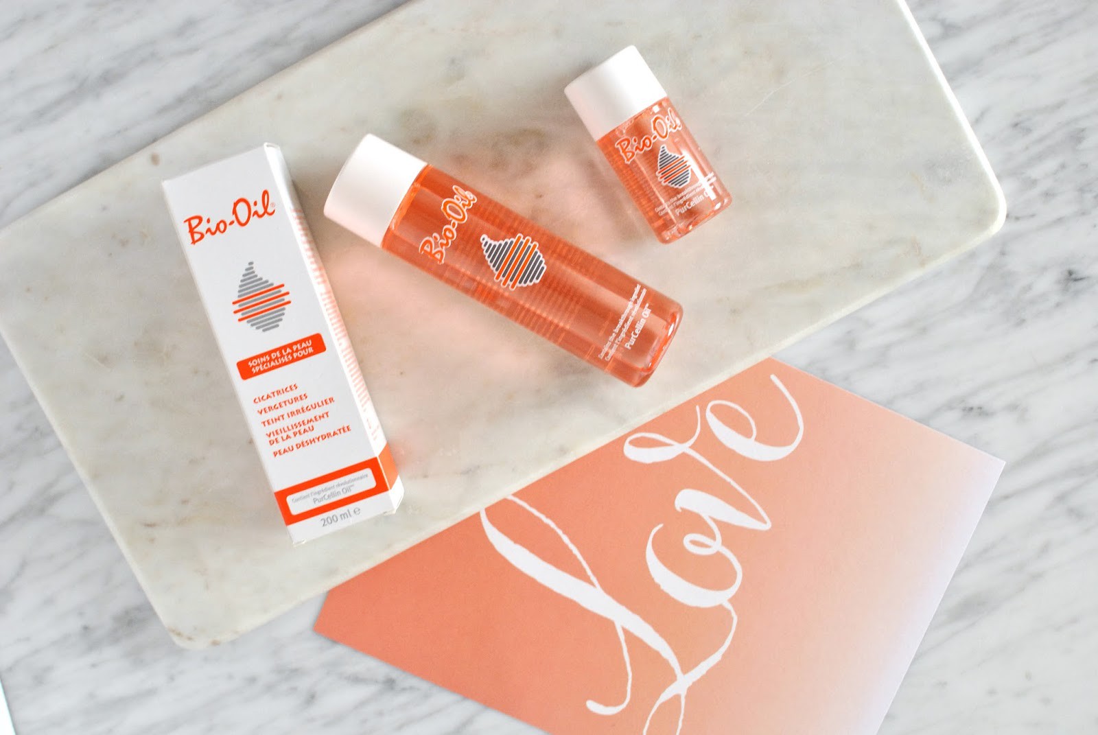 Nên dùng Bio Oil hay dầu dừa? So sánh công dụng và cách chọn sản phẩm phù hợp