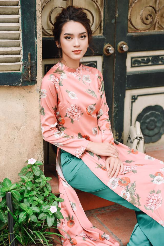 Chuẩn bị Tết tây, rục rịch Tết ta, loạt thương hiệu Việt đã tung các thiết kế áo dài duyên dáng đốn tim các nàng - Ảnh 5.
