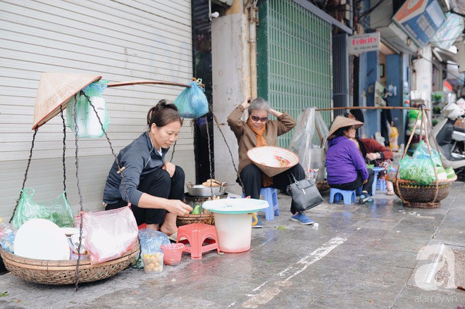 Hà Nội đẹp lãng mạn trong gió lạnh đầu đông - Ảnh 6.