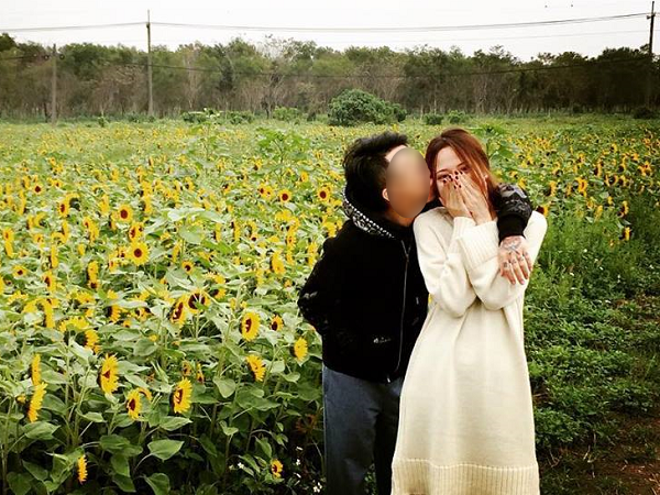 Chồng cống nạp lương cuối tháng, tiện thể gửi thư gọi vợ là con điên, vợ không giận mà còn lên mạng khoe - Ảnh 5. Chồng cống nạp lương cuối tháng, tiện thể gửi thư gọi vợ là con điên, vợ không giận mà còn lên mạng khoe - Ảnh 5.