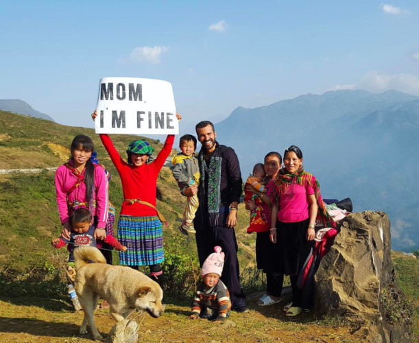 Chàng trai có trách nhiệm nhất quả đất khi đi du lịch luôn cầm tấm bảng Mom, Im fine để trấn an mẹ mình - Ảnh 25.