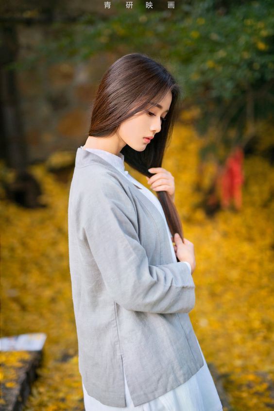 Lòng tham của cô gái đặt lên bàn cân đắn đo lựa chọn yêu chàng trai trong tay hay người từng không với tới - Ảnh 2. Lòng tham của cô gái đặt lên bàn cân đắn đo lựa chọn yêu chàng trai trong tay hay người từng không với tới - Ảnh 2.