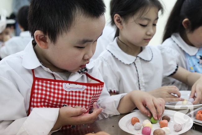 Ngắm các bé hào hứng nặn bánh trôi xinh xinh cho ngày Tết Hàn thực - Ảnh 6.