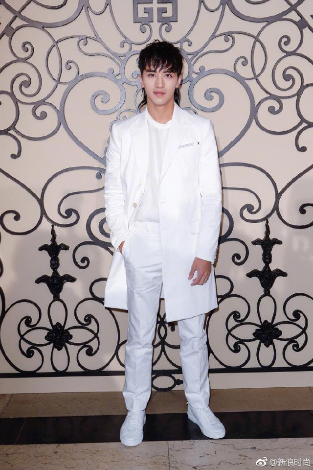 Phạm Băng Băng đẹp xuất sắc trong loạt ảnh không qua chỉnh sửa tại Paris Fashion Week - Ảnh 7. Phạm Băng Băng đẹp xuất sắc trong loạt ảnh không qua chỉnh sửa tại Paris Fashion Week - Ảnh 7.