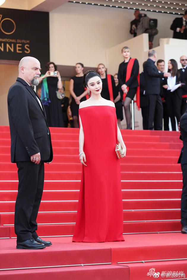 Phạm Băng Băng, Liu Wen đỏ rực cân cả thảm đỏ Cannes ngày thứ 8 - Ảnh 3.