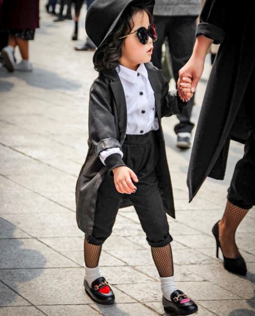 Cứ mỗi mùa Seoul Fashion Week đến, dân tình lại chỉ ngóng xem street style vừa cool vừa yêu của những fashionista nhí này - Ảnh 16.