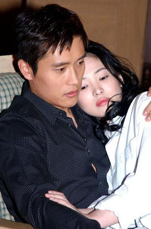 Song Hye Kyo: Cô gái lận đận đường tình duyên và chỉ có Song Joong Ki mới phá được lời nguyền! - Ảnh 4.