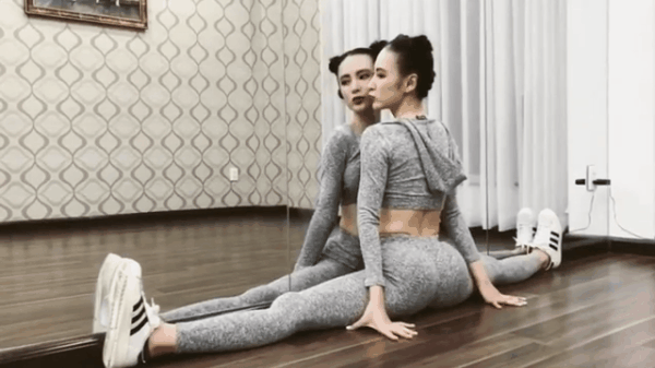 Chiêu đứng tạo dáng gợi cảm đã xưa rồi, giờ sao Việt toàn tranh thủ các động tác tập gym hay yoga để khoe body sexy - Ảnh 21.