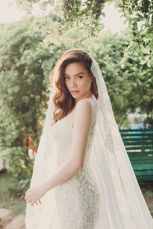 Hồ Ngọc Hà bất ngờ mặc váy cưới trong ngày sinh nhật đầu tiên kể từ khi có Kim Lý - Ảnh 17.