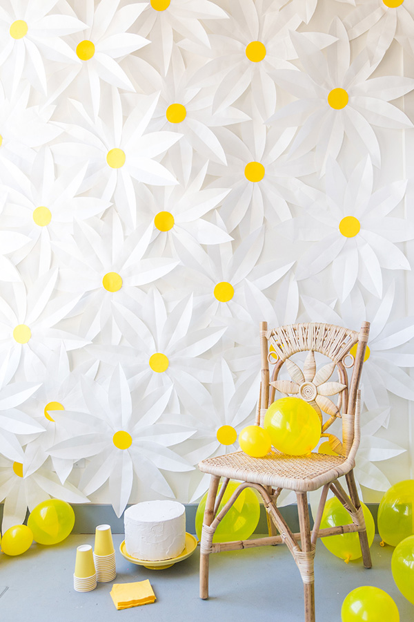 Bạn muốn có những bức ảnh backdrop chụp hình siêu cute mà không cần phải tốn quá nhiều chi phí? Vậy thì bạn đến đúng chỗ rồi đấy! Với 3 cách làm backdrop chụp hình siêu dễ nàng mà ai cũng có thể thực hiện được, bạn sẽ có những bức ảnh đẹp và đầy ý nghĩa.