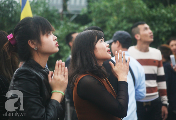 Thi nhau xoa tiền, sờ tay tượng phật tại chùa Bái Đính ngày khai hội - Ảnh 16.