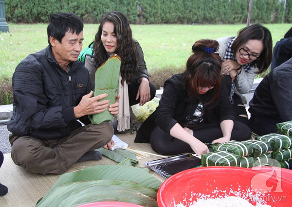 Hà Nội: Hàng trăm tình nguyện viên gói bánh chưng sớm gửi tặng trẻ em vùng cao - Ảnh 6.