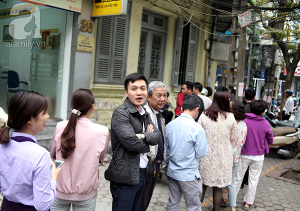 Tết Hàn thực: Người Hà Nội xếp hàng dài chờ mua bánh trôi, bánh chay - Ảnh 15.