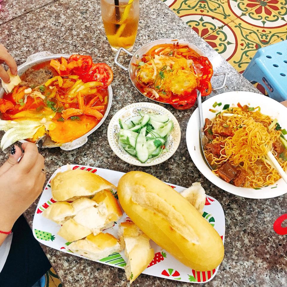 Những qu&aacute;n ăn b&igrave;nh d&acirc;n m&agrave; ngon gắn liền với khu Đại học B&aacute;ch Khoa - Ảnh 18.