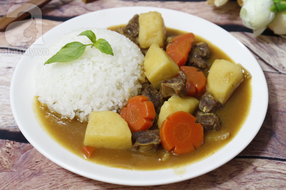 Cuối tuần trổ t&agrave;i nấu ngay cơm c&agrave; ri b&ograve; kiểu Nhật đ&atilde;i cả nh&agrave; - Ảnh 6.