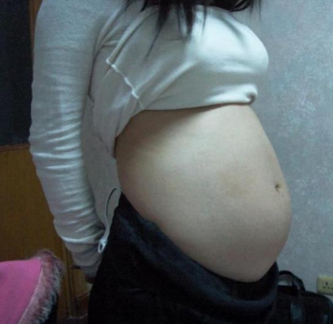 Bé gái 10 tuổi mang thai 8 tháng sau khi bị ông lão 61 tuổi cưỡng hiếp - Ảnh 1.