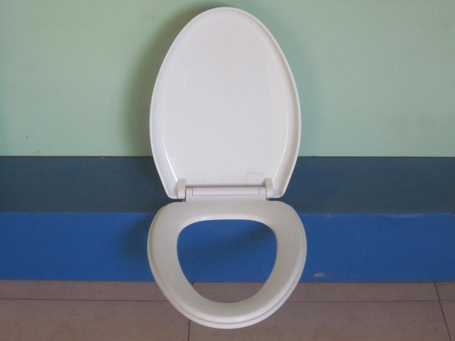 Trung Quốc: Đau đầu vì tình trạng trộm giấy vệ sinh trong toilet công cộng - Ảnh 7.