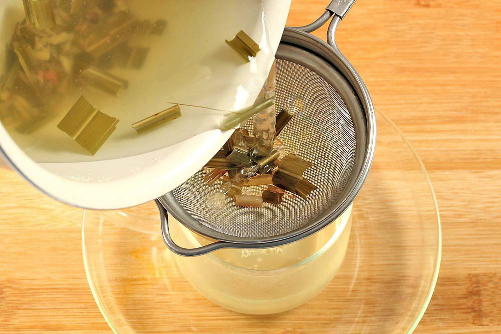 H&atilde;y trang bị trong nh&agrave; một nắm l&aacute; sả để chống muỗi v&agrave; chế th&agrave;nh thuốc chữa ti tỉ thứ bệnh  - Ảnh 3.