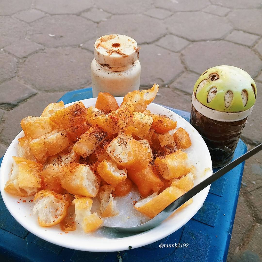 Những qu&aacute;n ăn b&igrave;nh d&acirc;n m&agrave; ngon gắn liền với khu Đại học B&aacute;ch Khoa - Ảnh 3.