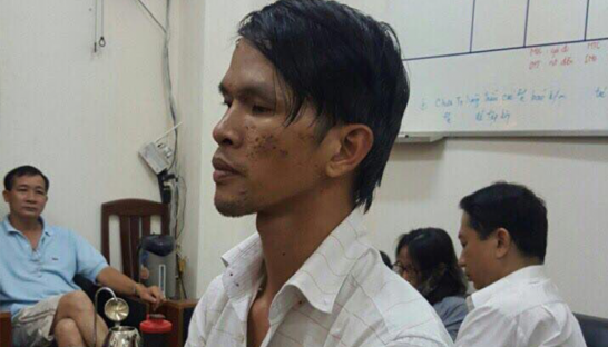 Kẻ bạo hành, chích điện bé trai ở Campuchia bị phạt 18 năm tù - Ảnh 1.