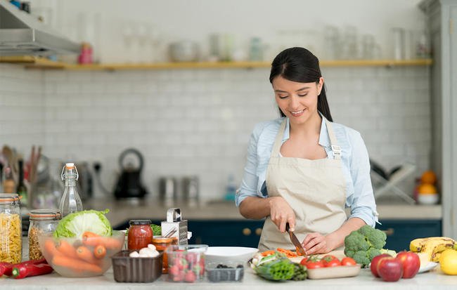 5 mẹo chuẩn bị bữa ăn giúp bạn giảm cân hiệu quả - Ảnh 1.