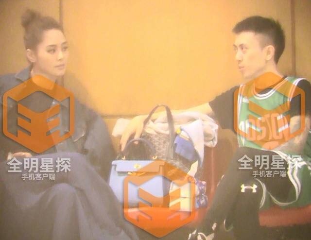 Chung Hân Đồng lộ ảnh hẹn hò với thiếu gia khét tiếng của Thượng Hải - Ảnh 1.