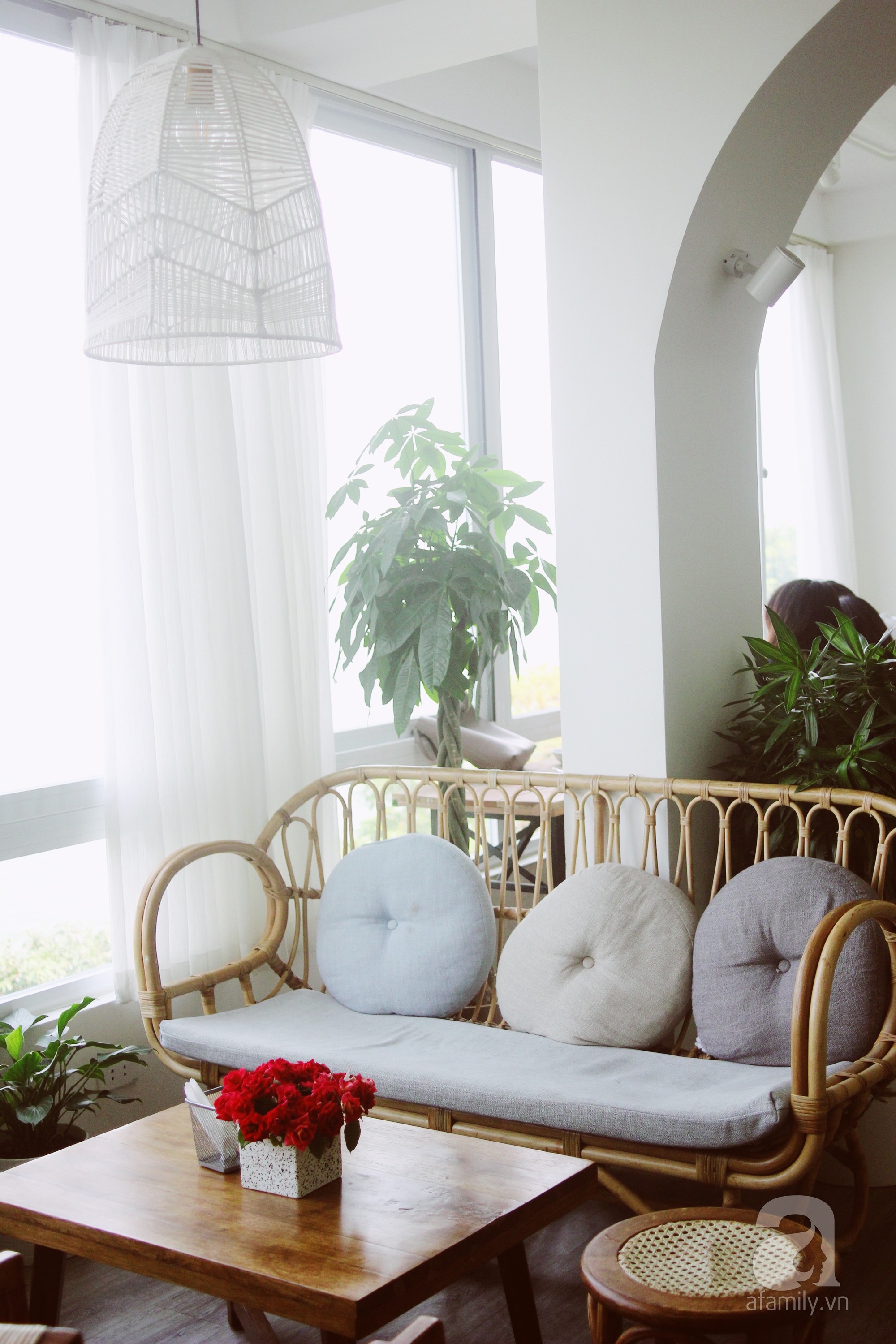 H&agrave; Nội: 5 qu&aacute;n cafe bước v&agrave;o l&agrave; thấy ấm sực, cặp đ&ocirc;i hay c&aacute;c n&agrave;ng FA đều c&oacute; thể gh&eacute; để lấy cảm hứng cho tuần mới - Ảnh 14.