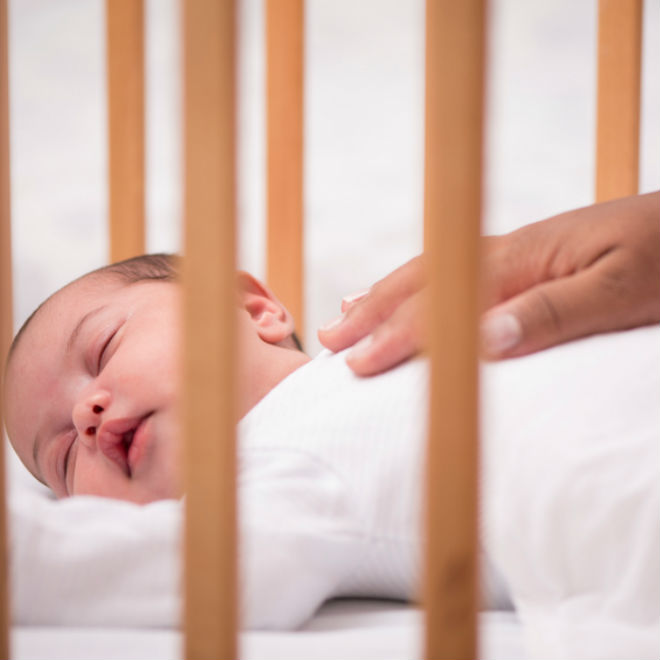 Nghiên cứu mới nhất khuyên cha mẹ nên cho trẻ ngủ riêng để lợi cả đôi đường - Ảnh 2.