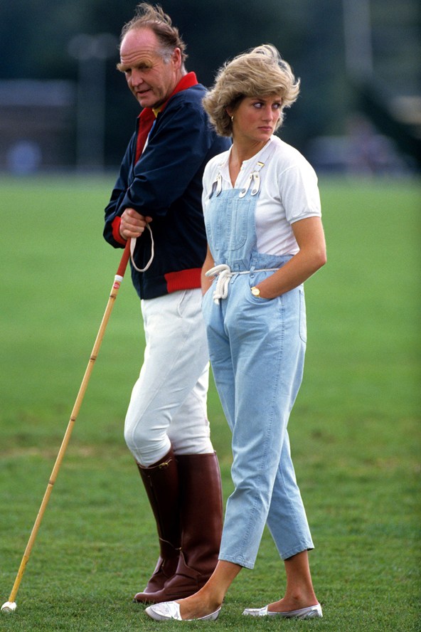 Đẹp như công nương Diana thì chỉ mặc quần jeans cũng xuất sắc hơn người - Ảnh 1.