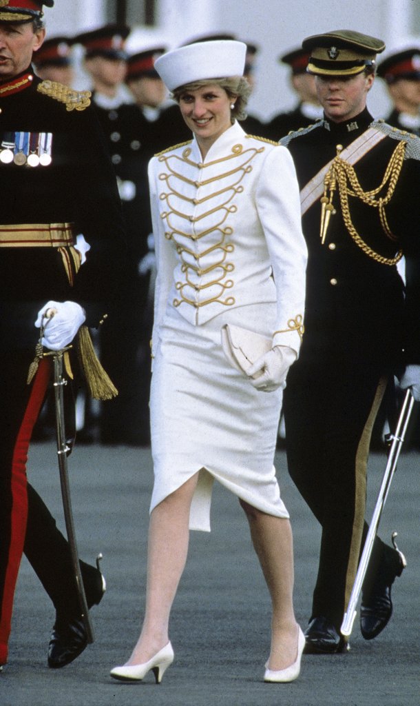 20 khoảnh khắc khiến người ta tin rằng công nương Diana thực sự là một biểu tượng thời trang chân chính - Ảnh 8.